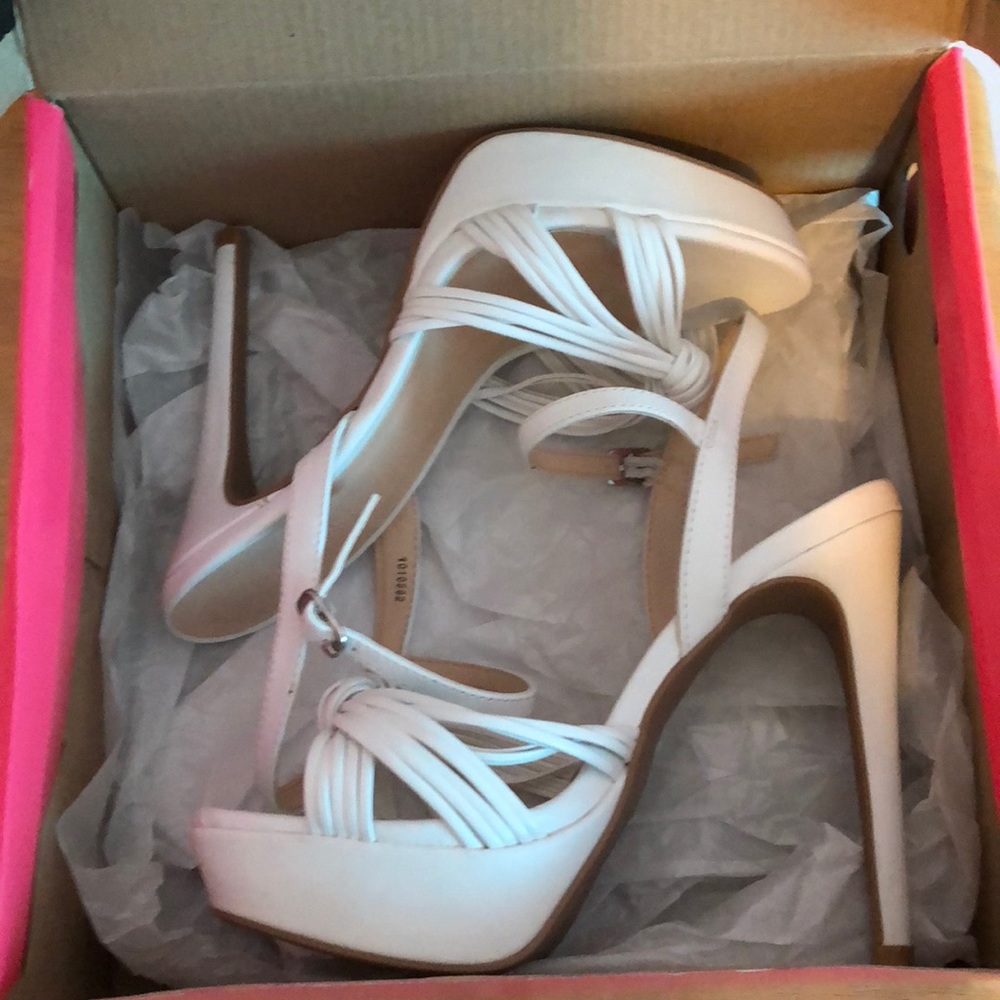 Heels - Picture 5 of 5
